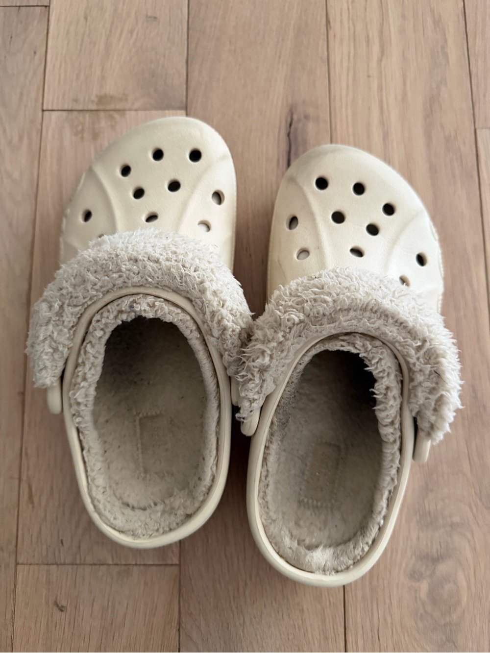CROCS Comfort Lined Clog in Cream